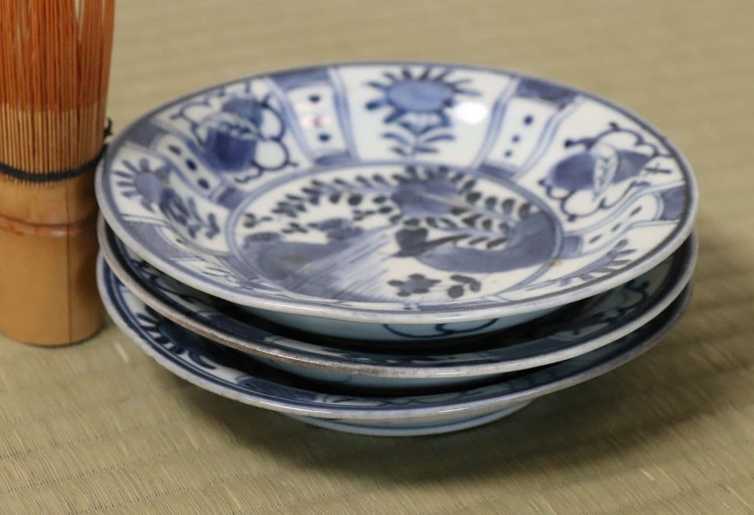 【CM69】古伊万里 芙蓉手 染付皿 三客 江戸期 虫図 飛蝗 草花 宝尽