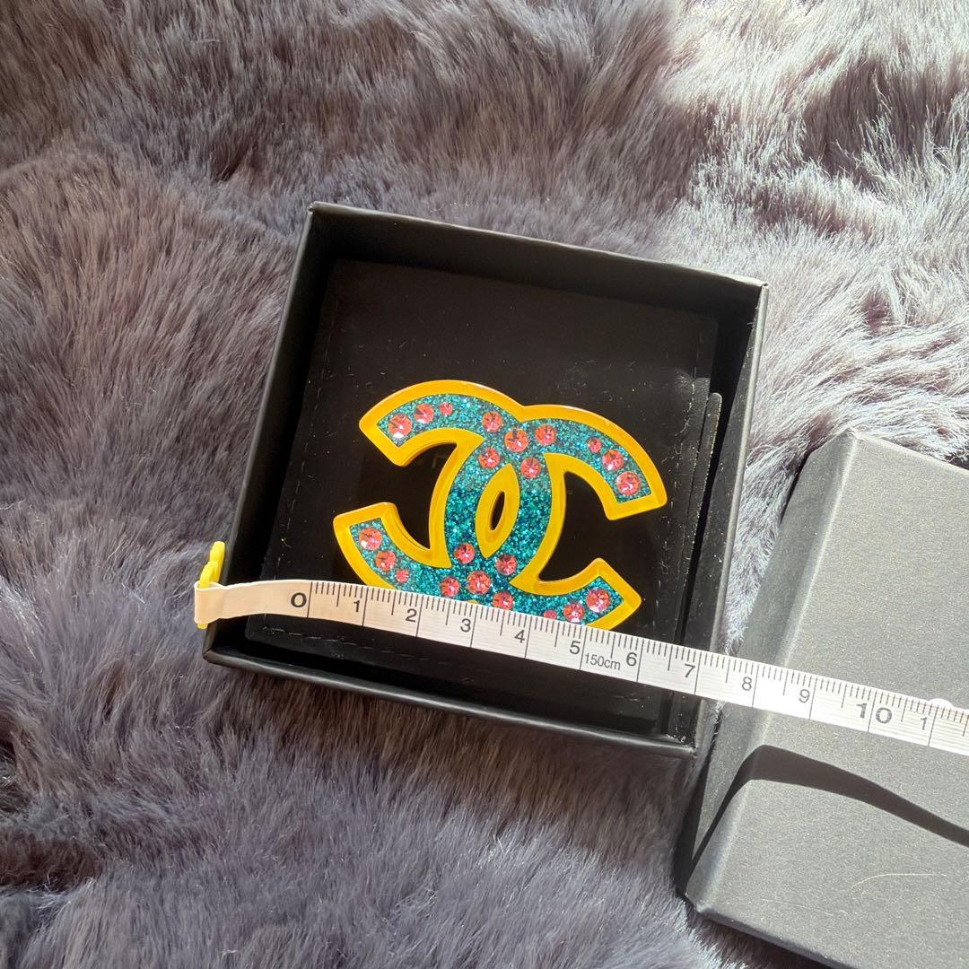 CHANEL イエロー ダブルCロゴ ブローチ