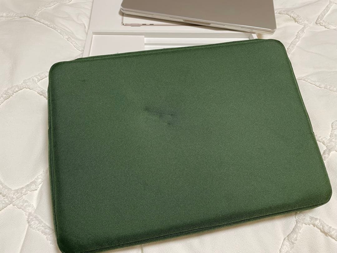 MacBook Air M2 スターライト 8GB/256GB 美品