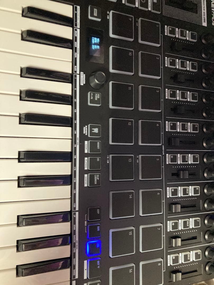 KEYPAD PRO MIDIコントローラー