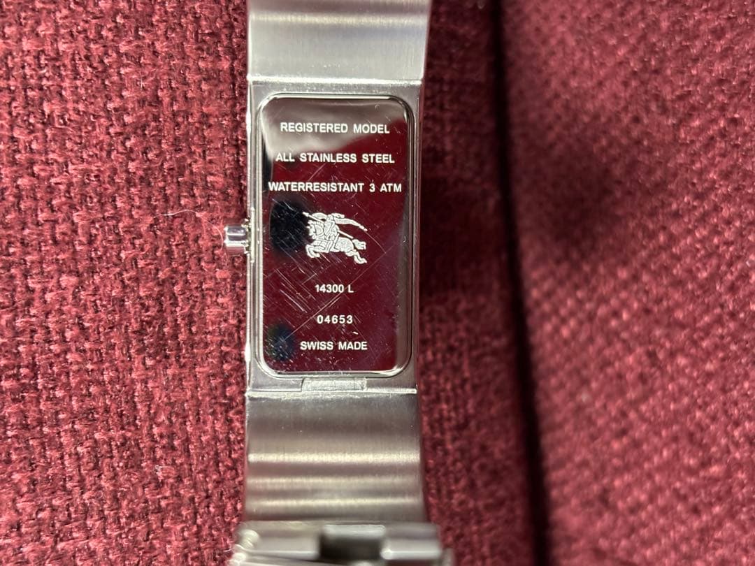 BURBERRY 金属ベルト チェック柄