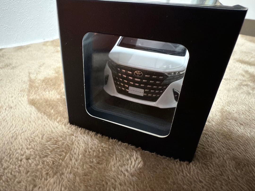 【新品非売品】トヨタ アルファード 1/30 ミニカー プラチナホワイトパール