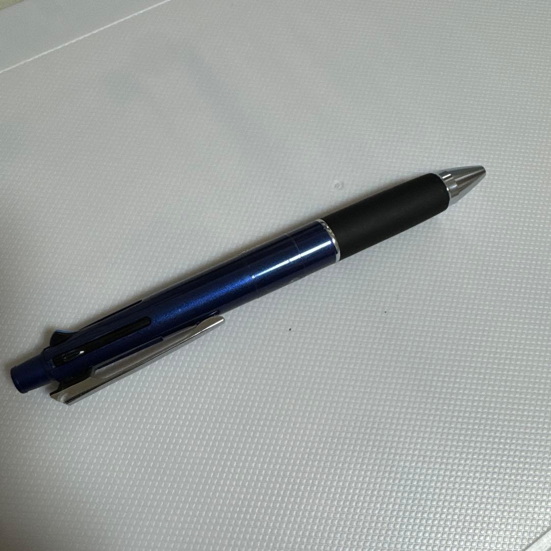 青いボールペン ラバーグリップ