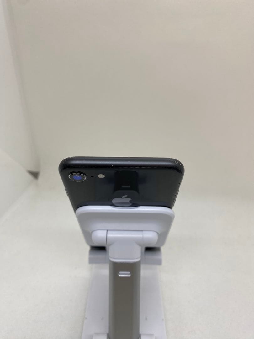 iPhone 8 64GB SIMフリー　75895