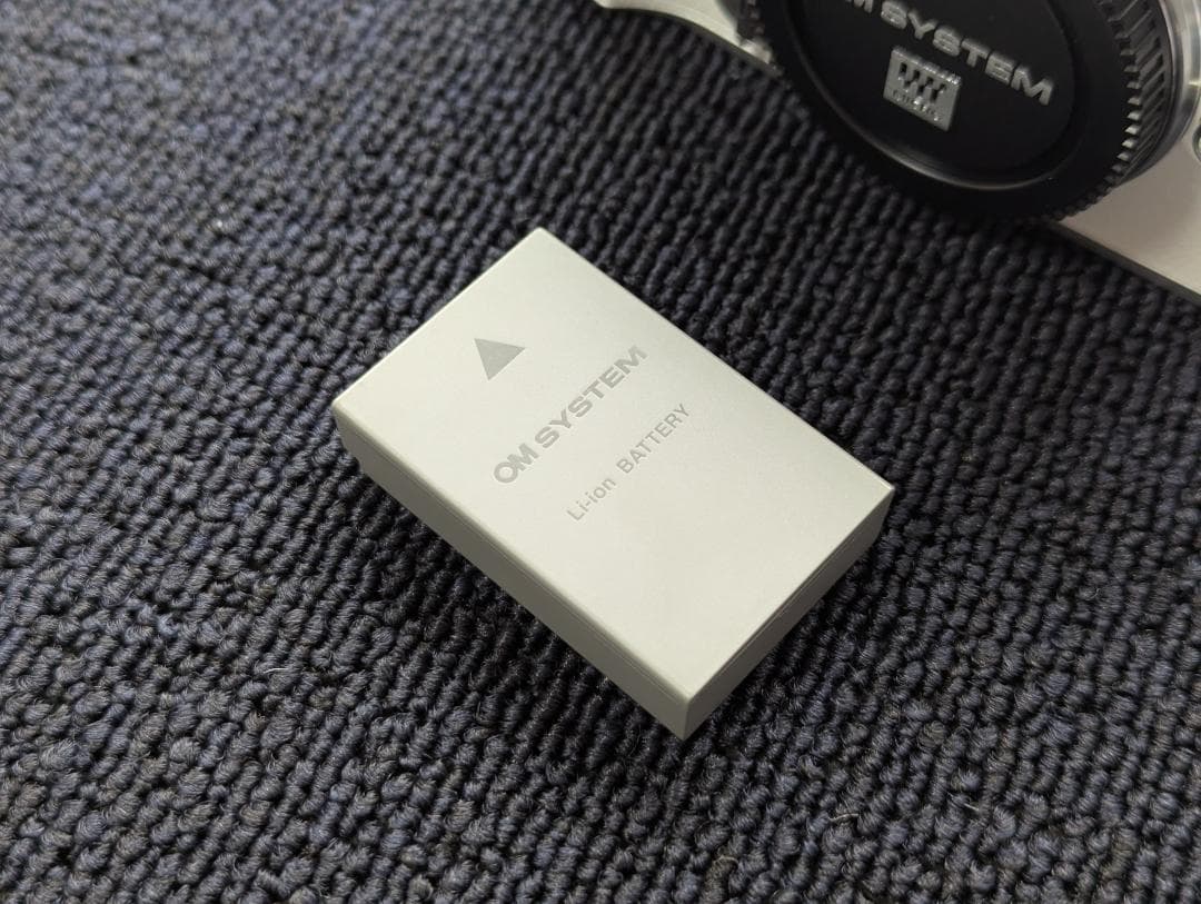 【美品】オリンパス PEN E-P7 ボディ ホワイト ペン OLYMPUS