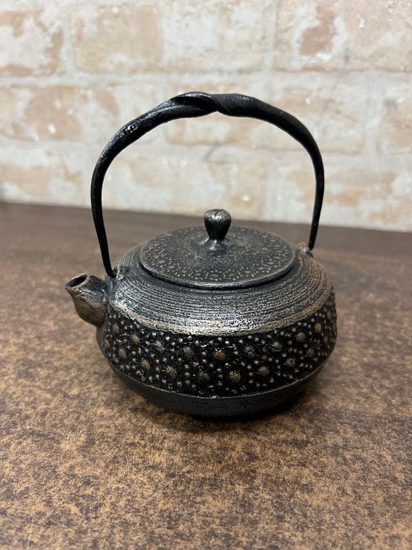 A2【used】鉄瓶 砂鉄 南部鉄器 岩鋳 急須