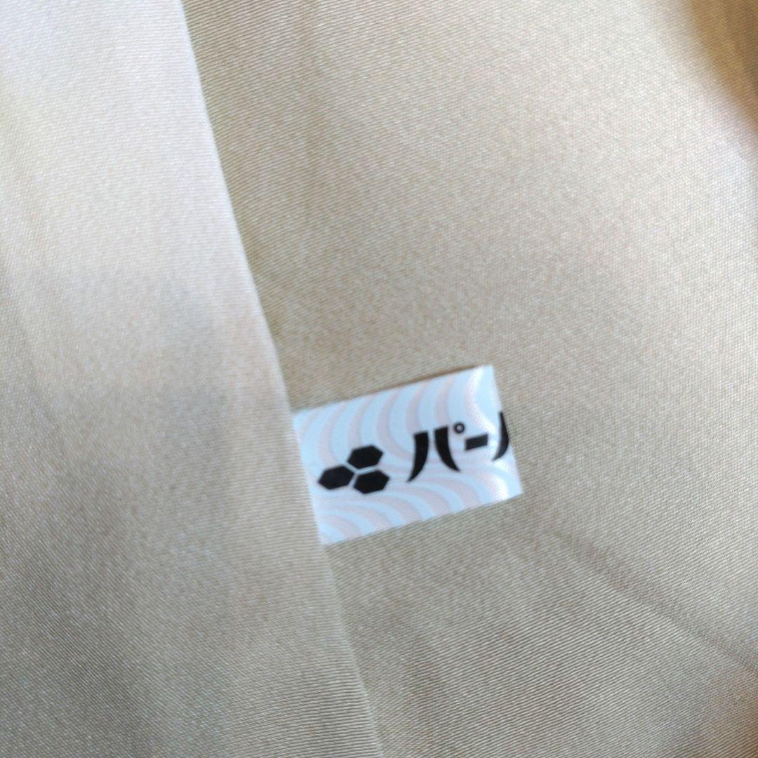 西陣御召　角通し柄　薄い抹茶色　袷　余り布あり　パールトーン加工済　着物のみ