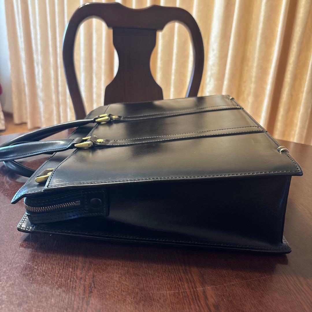 ココマイスター バンガーブリーフ 黒 ショルダー付 ブライドルレザー