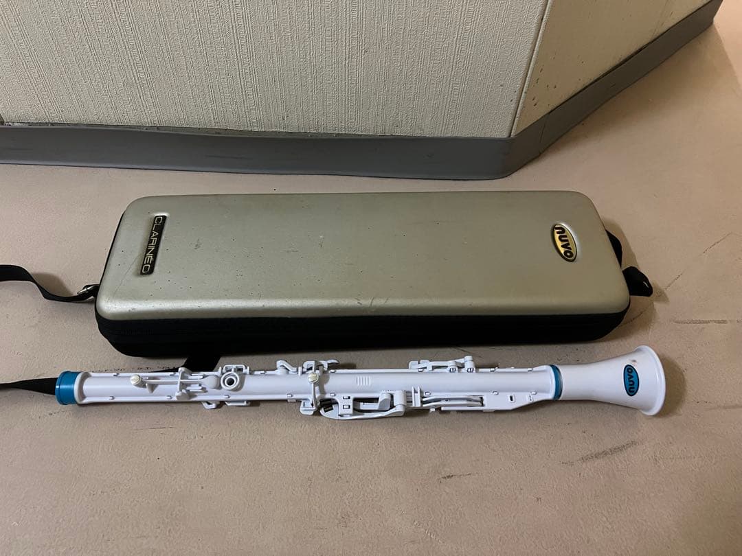 【極美品】nuvo ホワイトクラリネット ケース付き