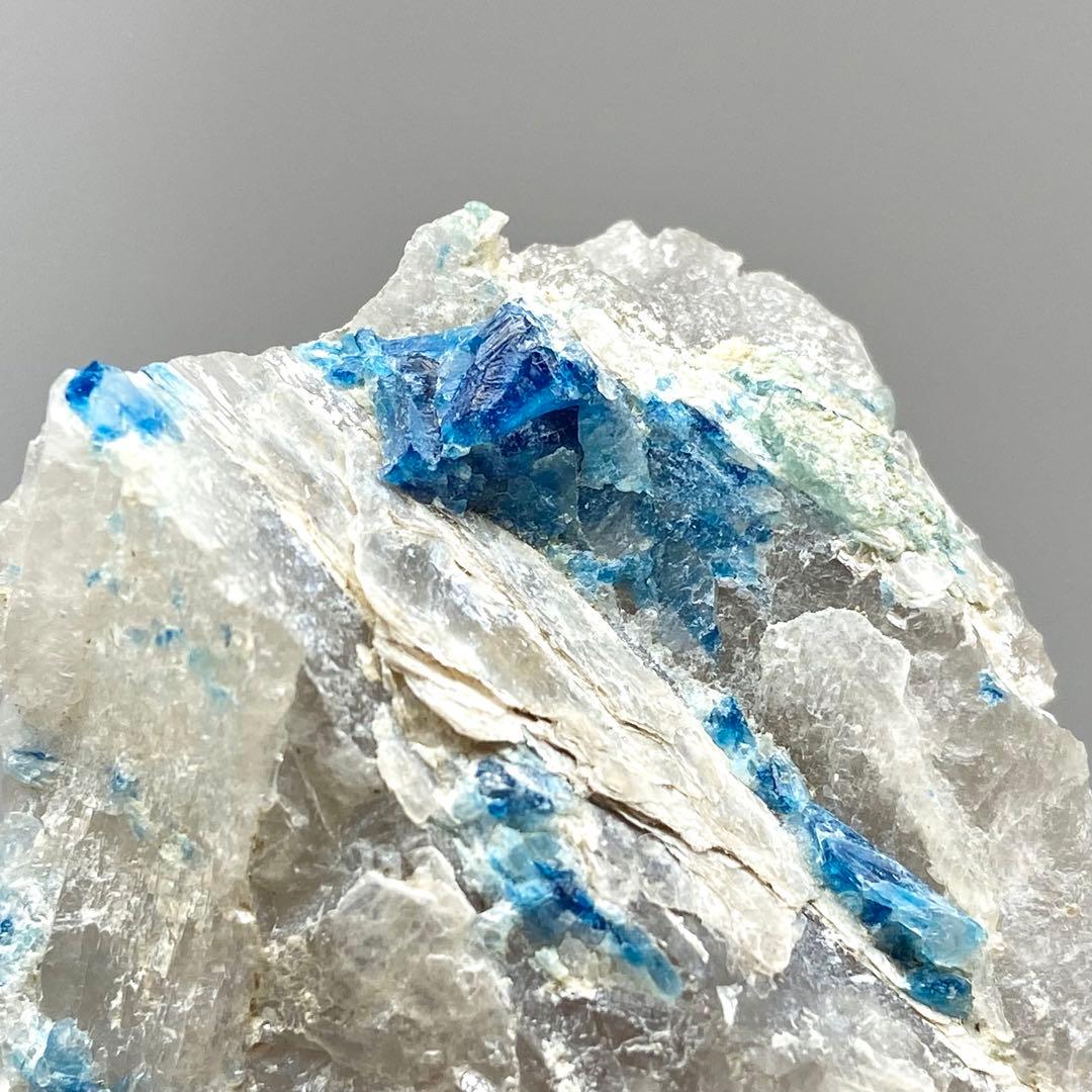 ユークレース　マイカ　ジンバブエ産　鉱物標本　原石鉱石　天然石　ストーン