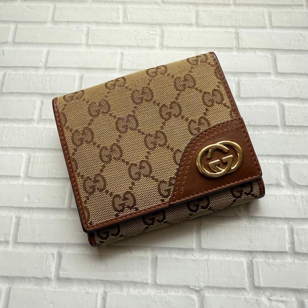 【GUCCI】GGマーク・キャンバス生地二つ折り財布