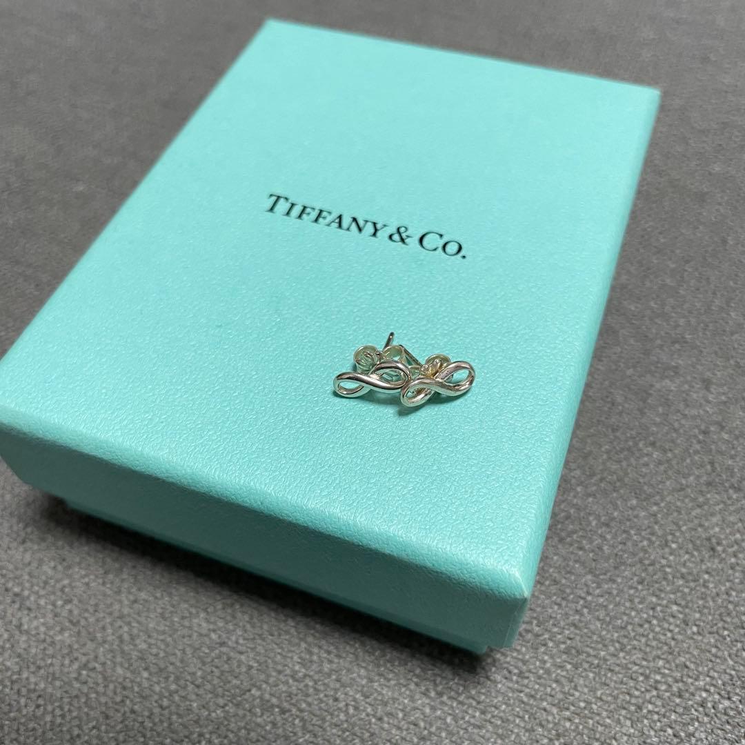Tiffany & Co. シルバー　インフィニティピアス