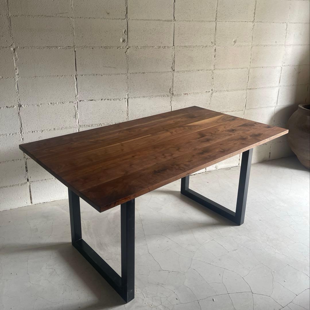美品　ウォールナット無垢材　ダイニングテーブル　アイアン脚　脚取付位置変更可