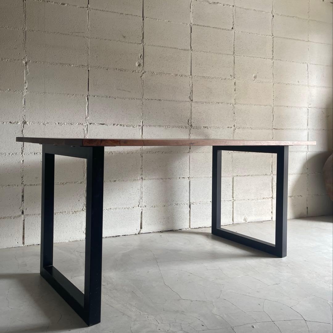 美品　ウォールナット無垢材　ダイニングテーブル　アイアン脚　脚取付位置変更可