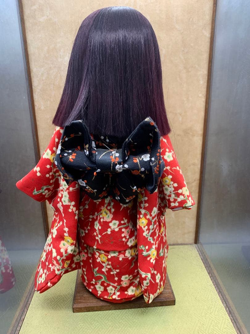 市松人形 赤色の着物 約42cmガラスケース入り約57cm