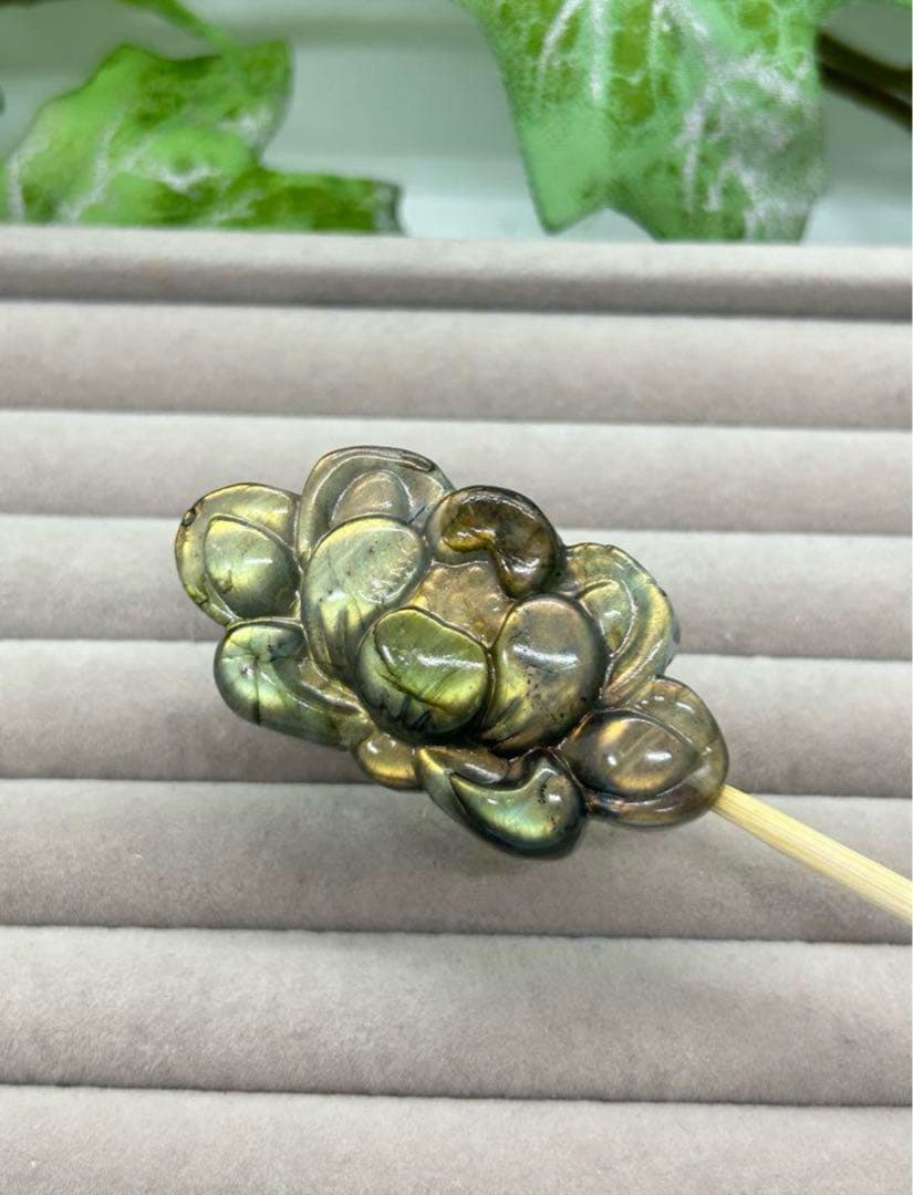 天然石ラブラドライト　蓮パーツ　No.1240