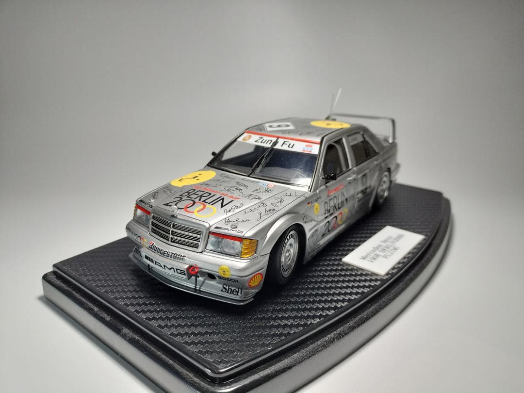 1/24 メルセデスベンツ 190E ベルリン2000 プラモデル 完成品