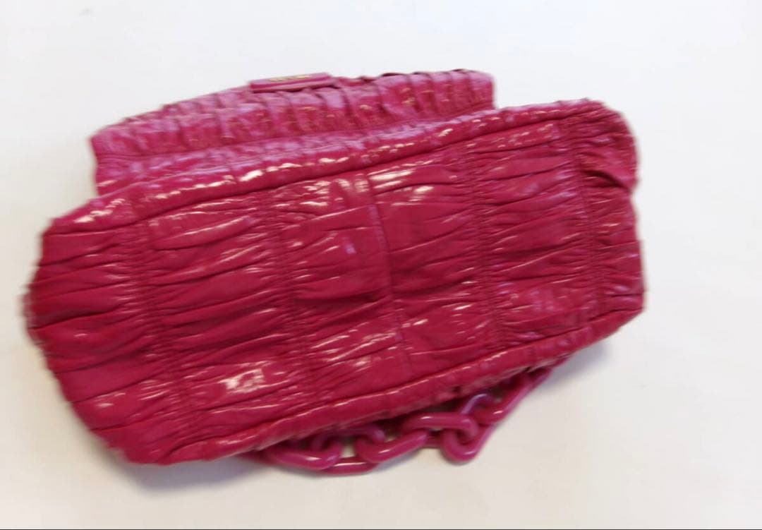 美品 プラPRADA パテントレザー プラスチックチェーン ショルダーバッグ