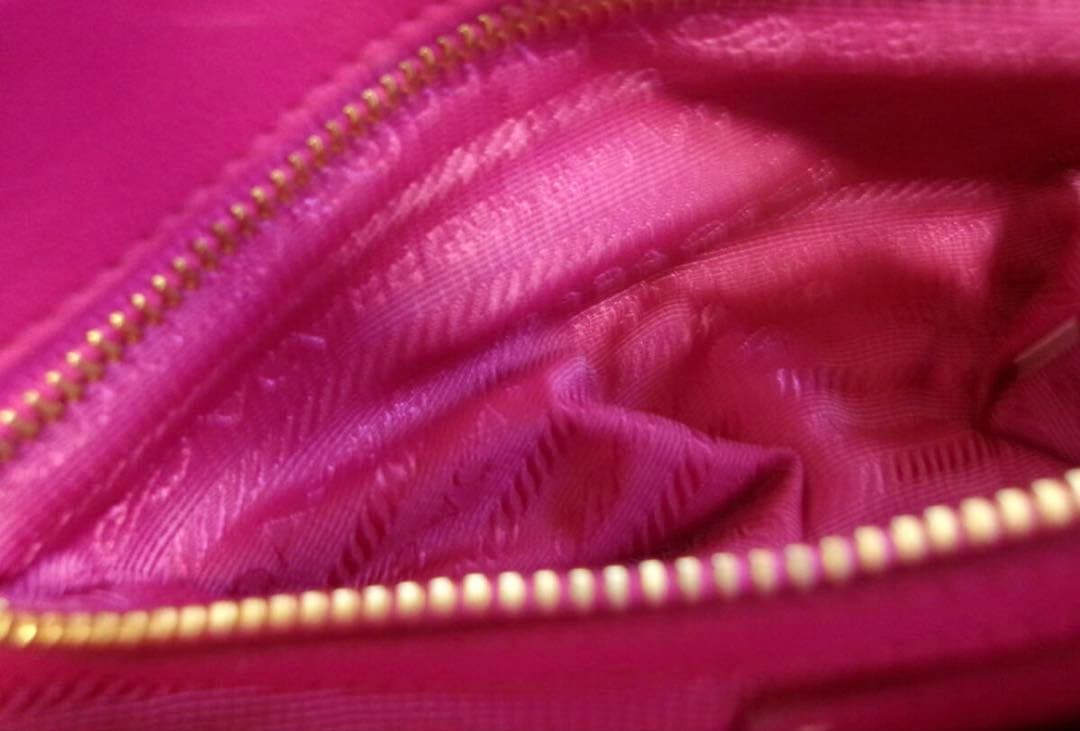 美品 プラPRADA パテントレザー プラスチックチェーン ショルダーバッグ