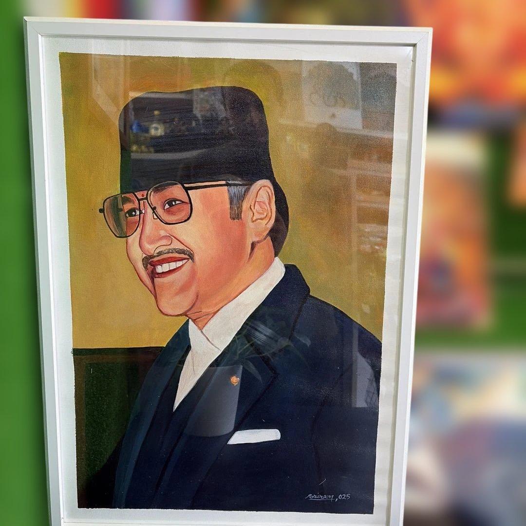 額縁 Late King Birendra Painting A2:No Frame