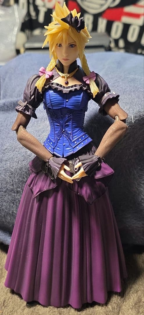 FF VII リメイク PLAY ARTS改 クラウド ドレス Verフィギュア