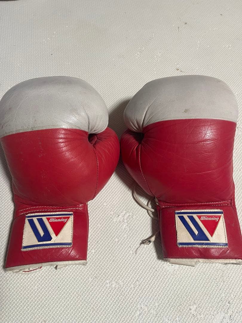 廃盤Winning グローブ 赤/白 ひも式10オンス