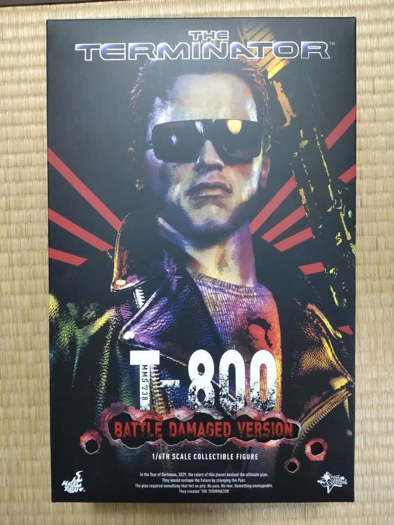Hottoys T-800 バトルダメージ版 1/6スケールフィギュア