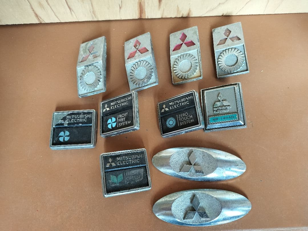 三菱　エンブレム