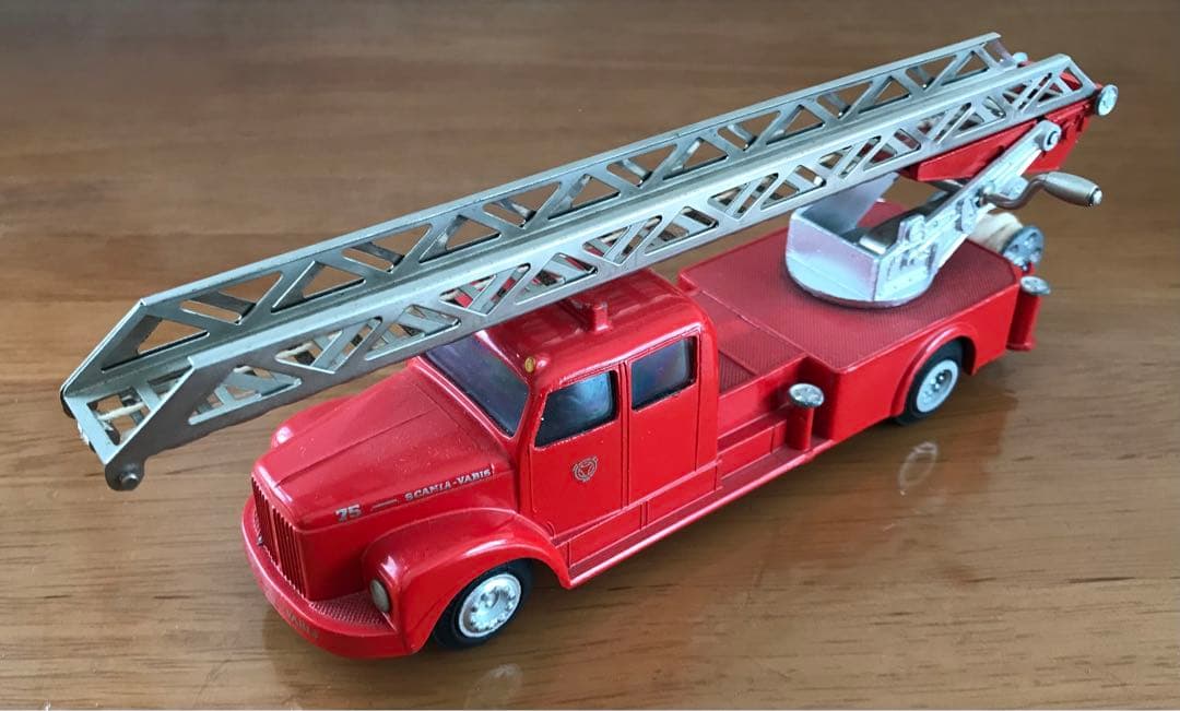 消防　はしご車　テクノ