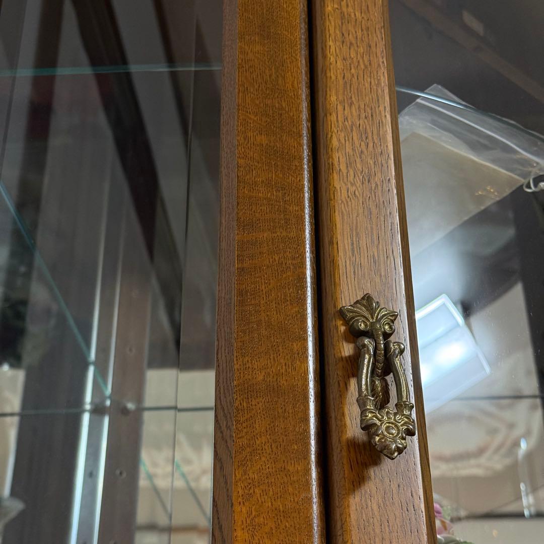 こぶろきわ【カリモク】コロニアル 照明付き 飾り棚 コーナーキャビネット