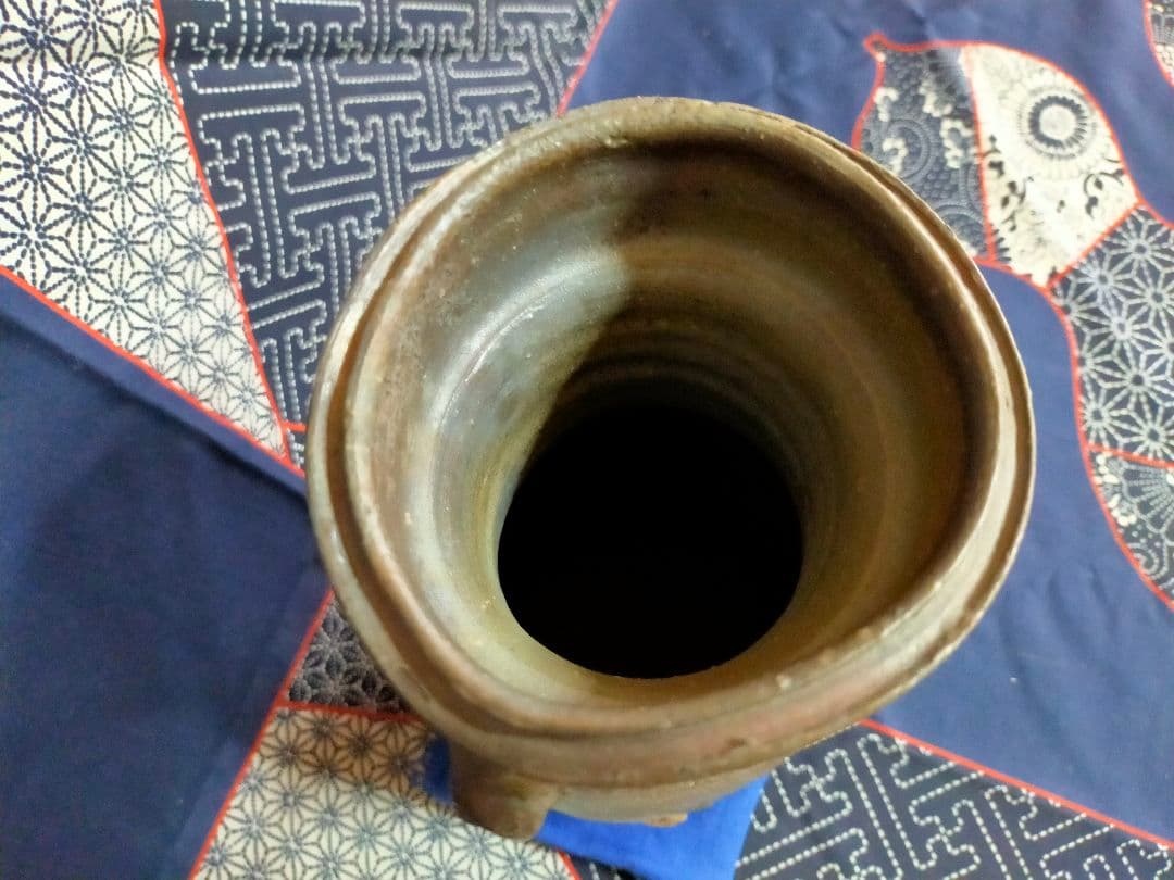 備前焼　各見政峯作　窯変花入れ