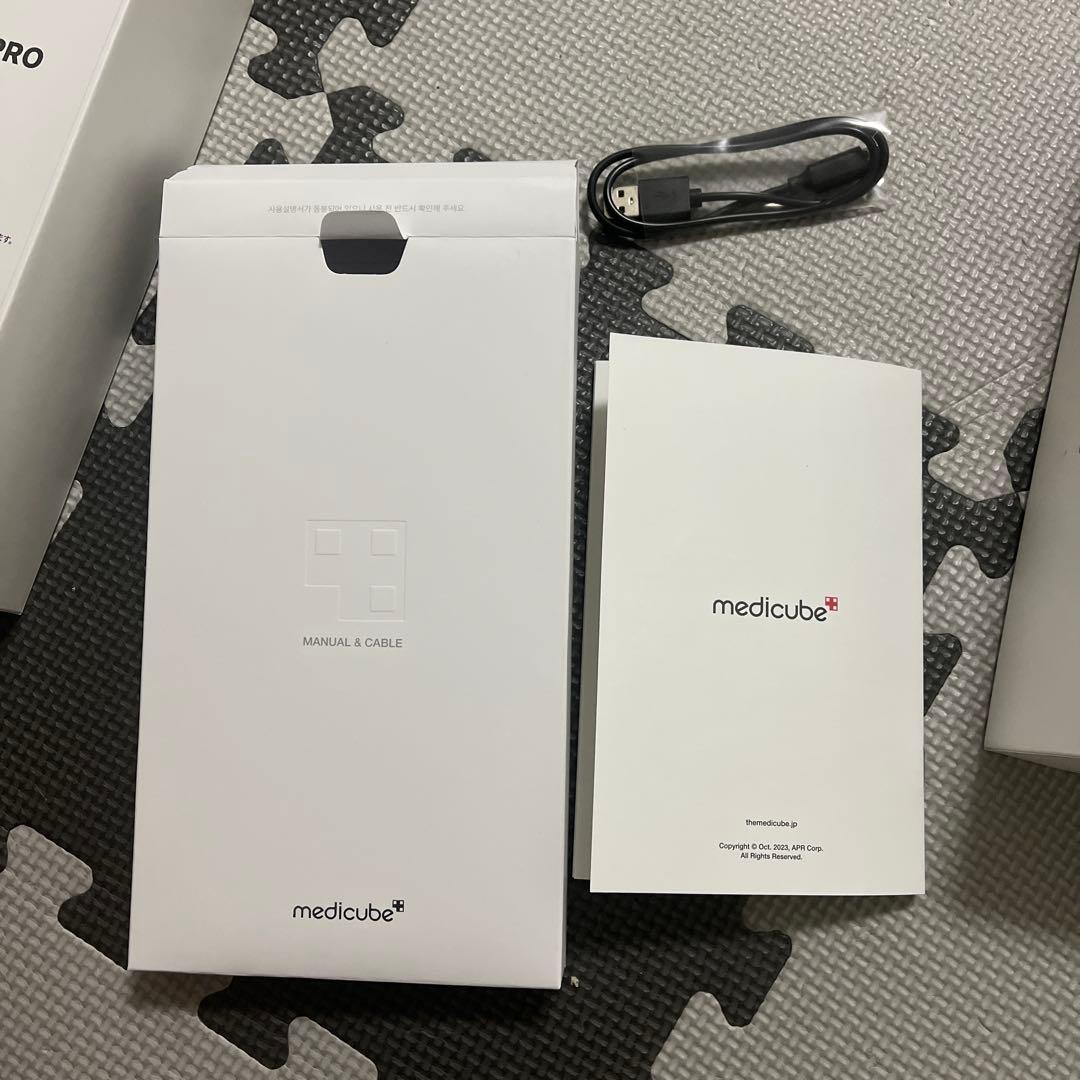 美品！ メディキューブ AGE-Rブースタープロ ブラック 美顔器