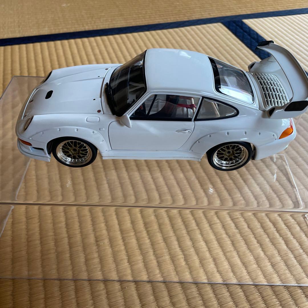 ポルシェ911 1/18スケール ホワイト