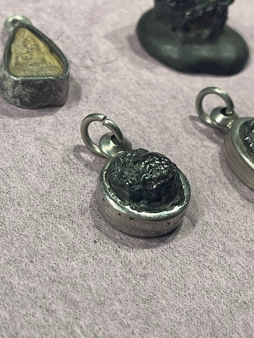 LEK LAI 神聖レクライ ペンダント レア タイ ブラック お守り THAI