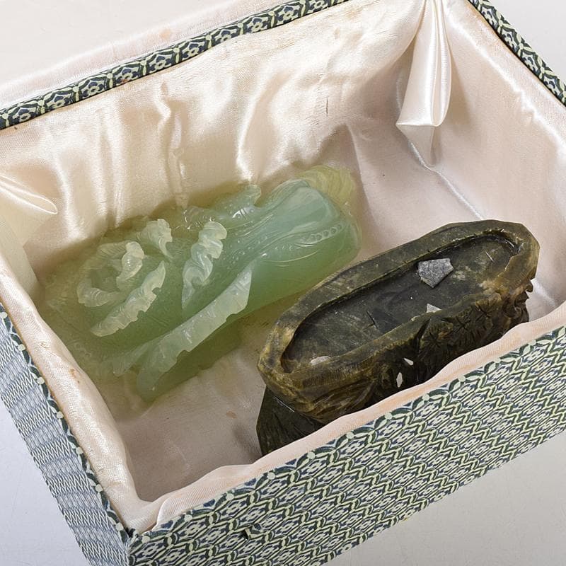 中国　玉石岫玉彫刻　白菜　置物　床飾　御隆坊古代宮廷家俱館証明書付　VR8842