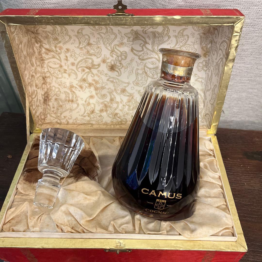 CAMUS バカラ　　ブランデー 箱付　古酒