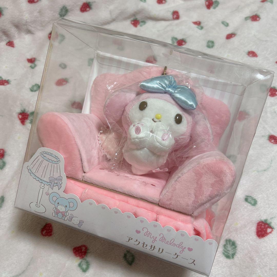 マイメロディ　マスコット付きソファ形アクセサリーケース