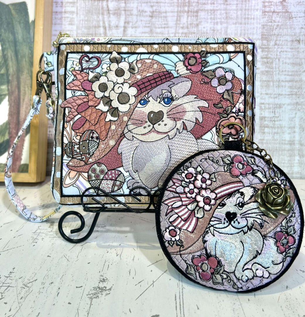 ロラライハリス♡刺繍のポーチ♡総刺繍ケース♡お纏め出品