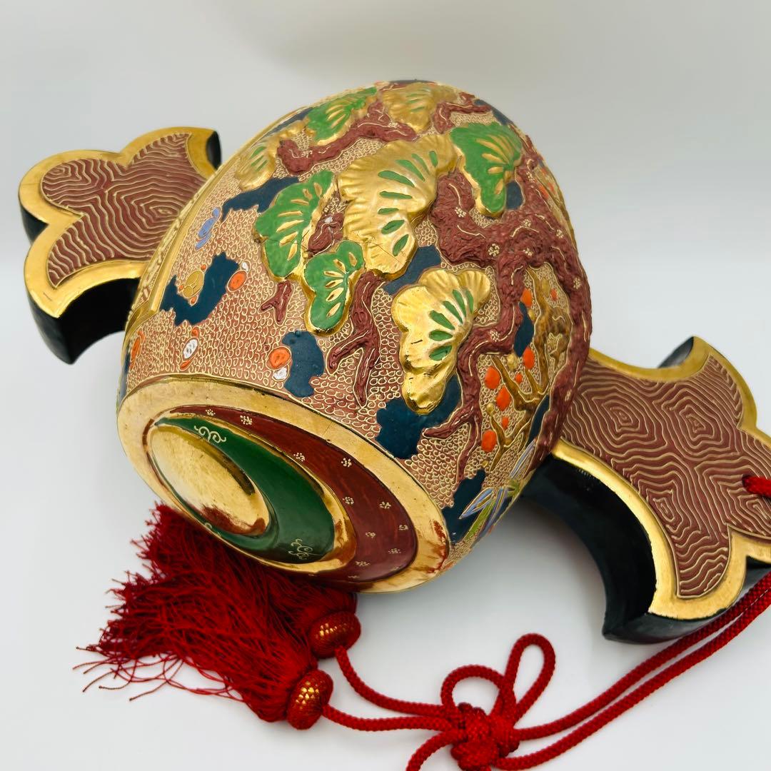 【九谷焼　打ち出の小槌　縁起物　色絵　金彩　派手　正月飾り物　開運　金運　招福】