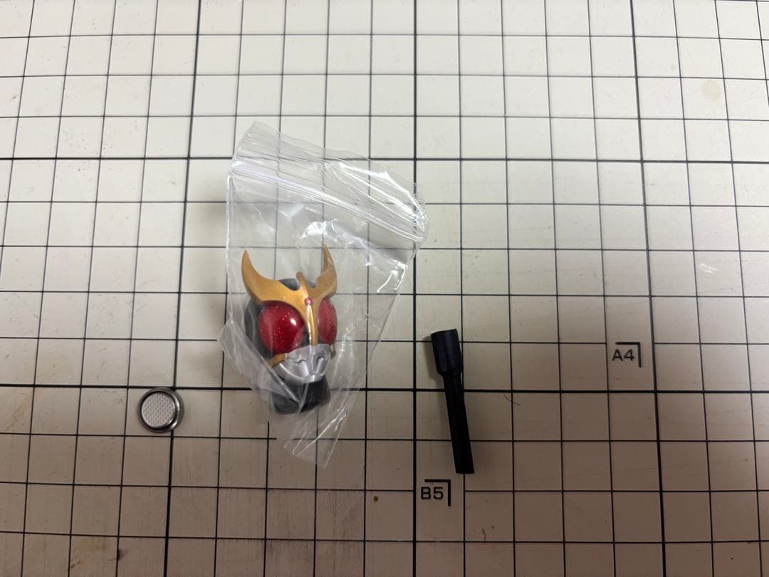 【新品】フィギュアーツ真骨彫に使用可！仮面ライダークウガ発光ヘッド赤目マイティ用