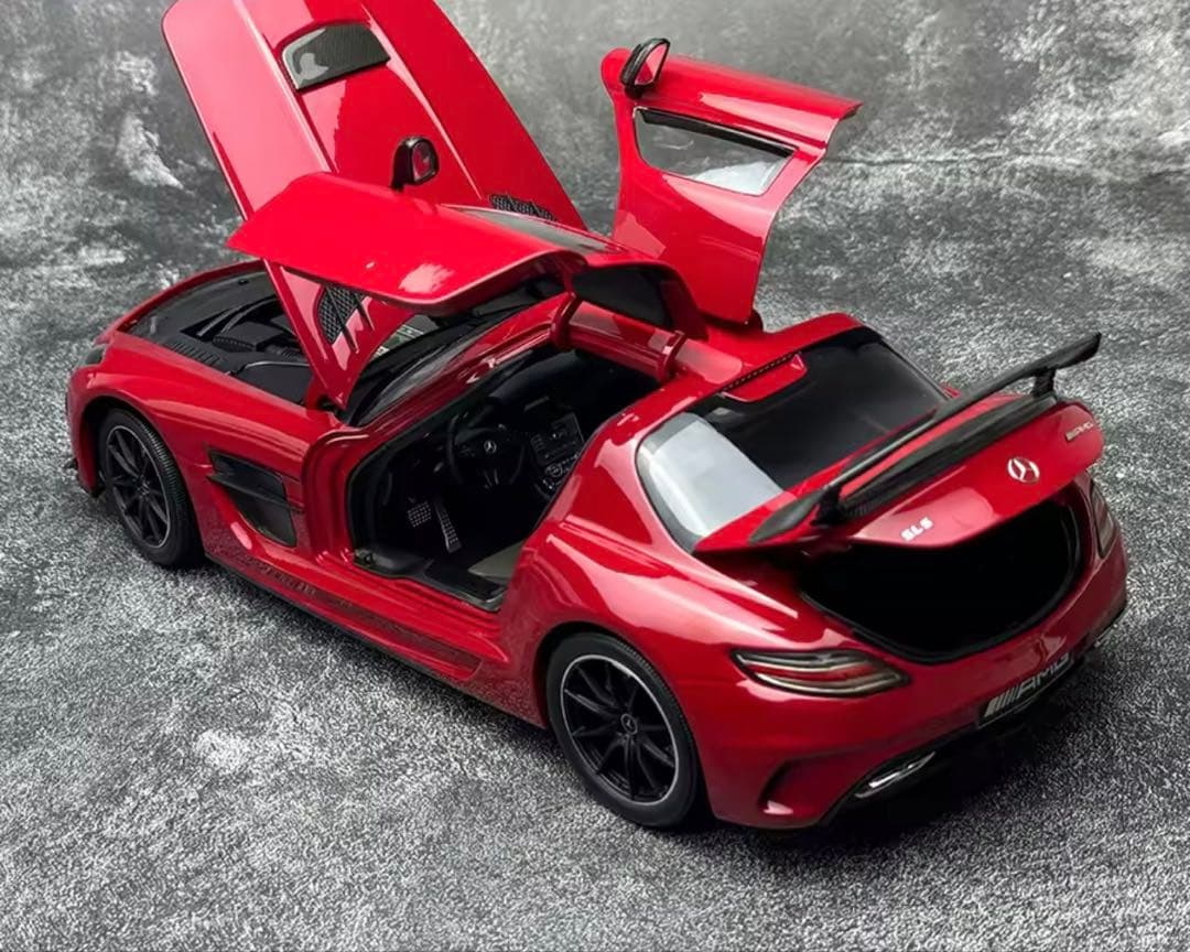 MINICHAMPS メルセデス・ベンツ SLS AMG 1:18