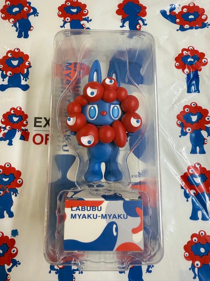LABUBU MYAKU-MYAKU ストラップ付きフィギュア