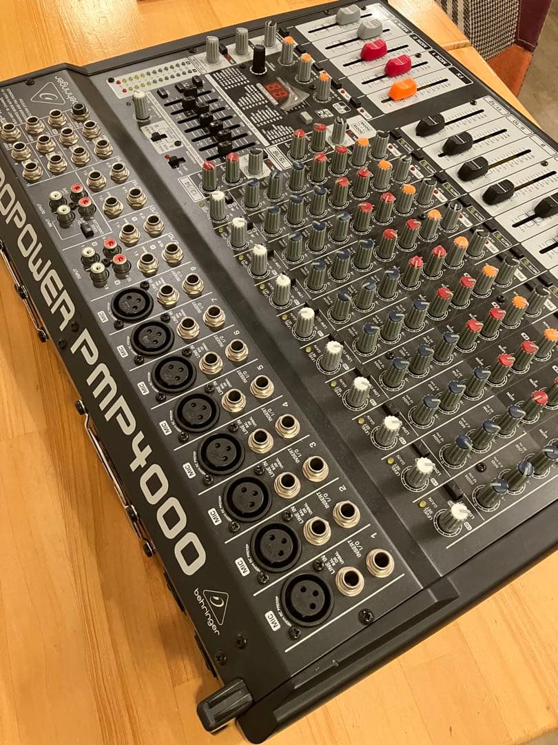 【限定1台】Behringer PMP4000 パワードミキサー