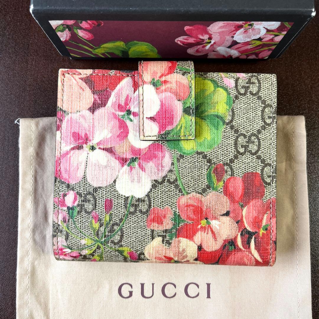 GUCCI フラワー コンパクトウォレット 二つ折り財布 桜