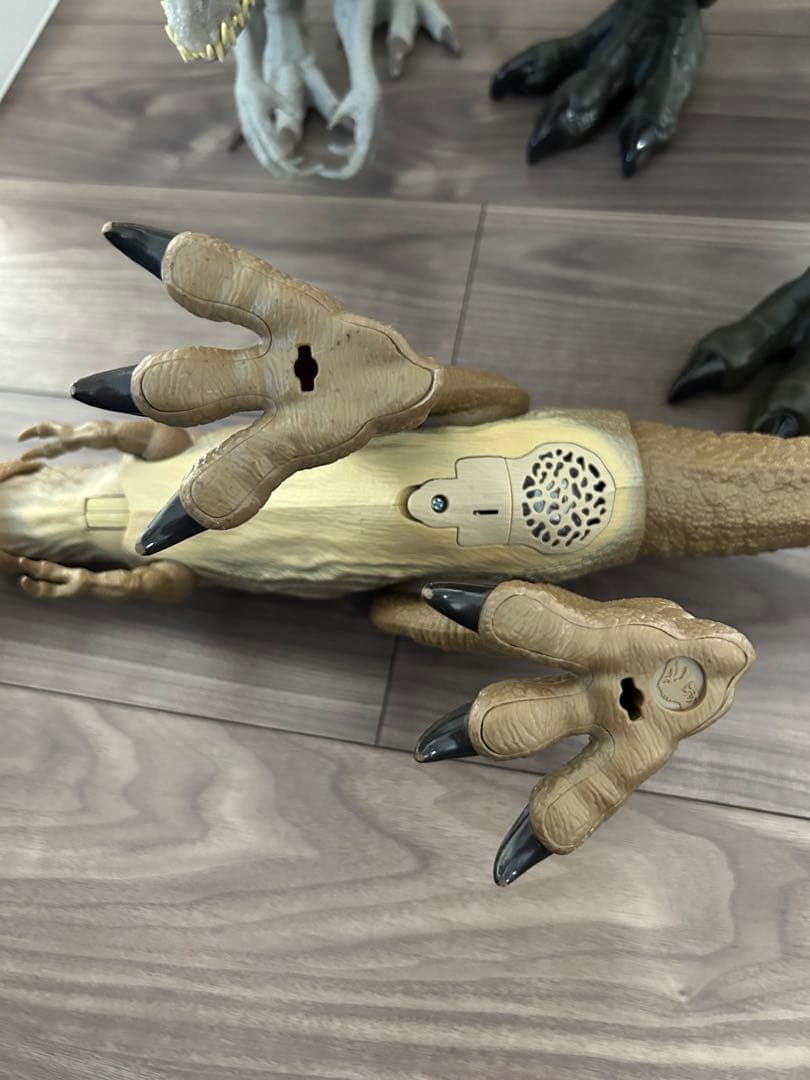 ジュラシックワールド　恐竜　ティラノサウルス　インドミナスレックス　おもちゃ