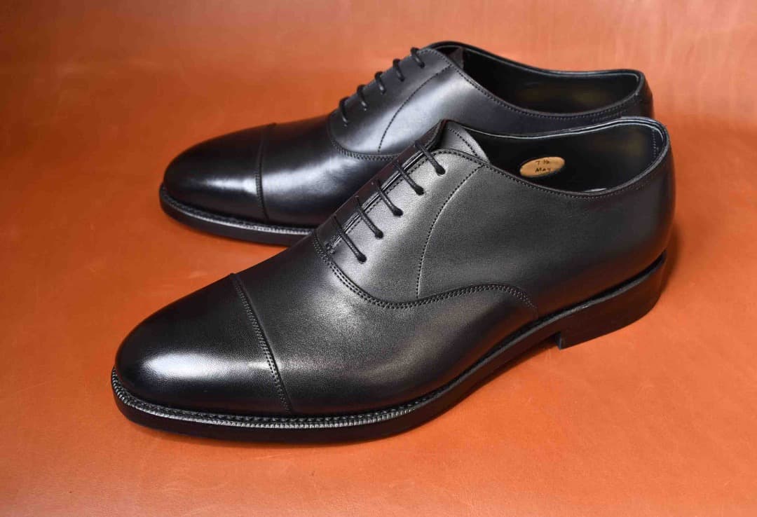 【RAYMAR】May ストレートチップ ブラック / Vibramソール