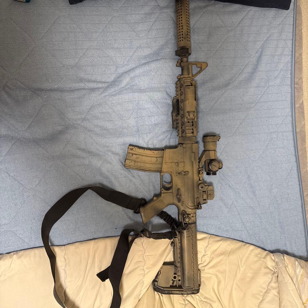 次世代電動ガン M4 CQB-Rタンカラー レーザーサイト付き