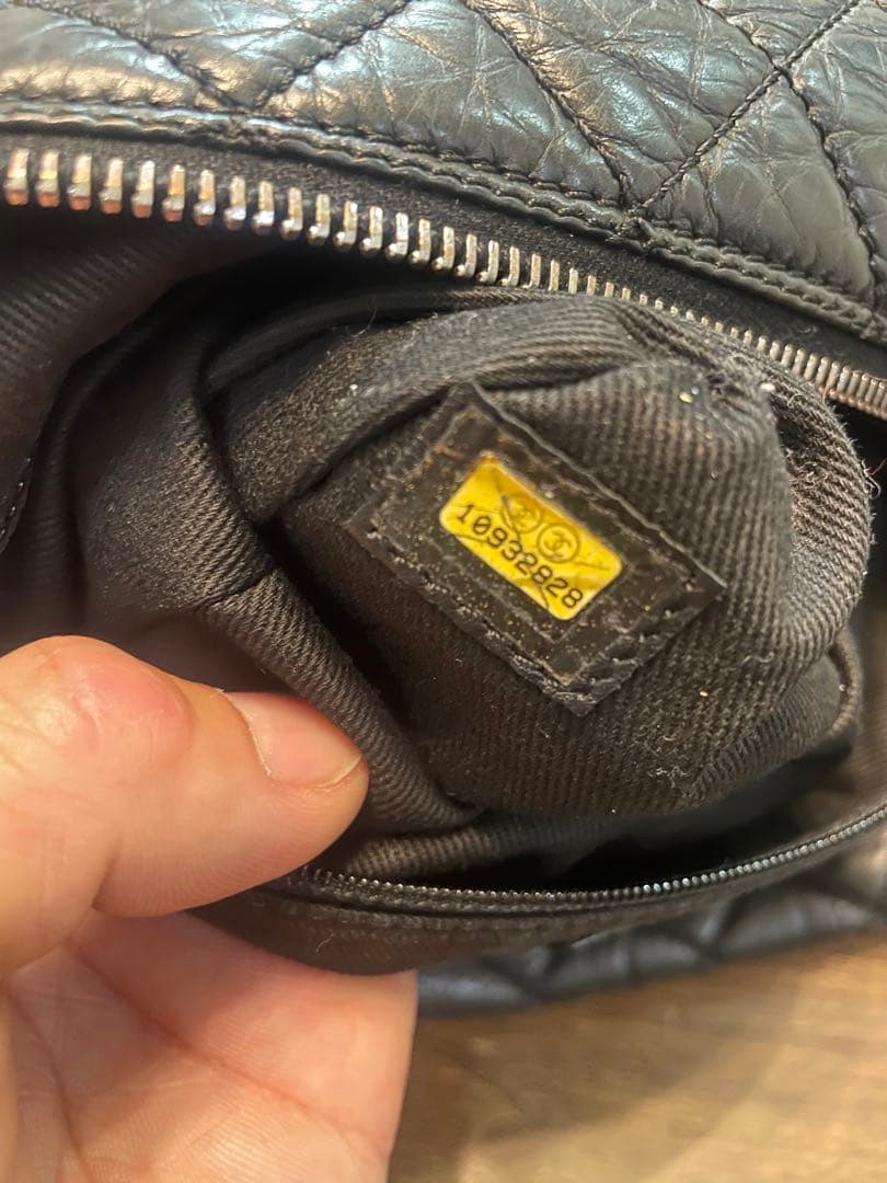 CHANEL ブラック キルティング レザー ショルダーバッグ　美品