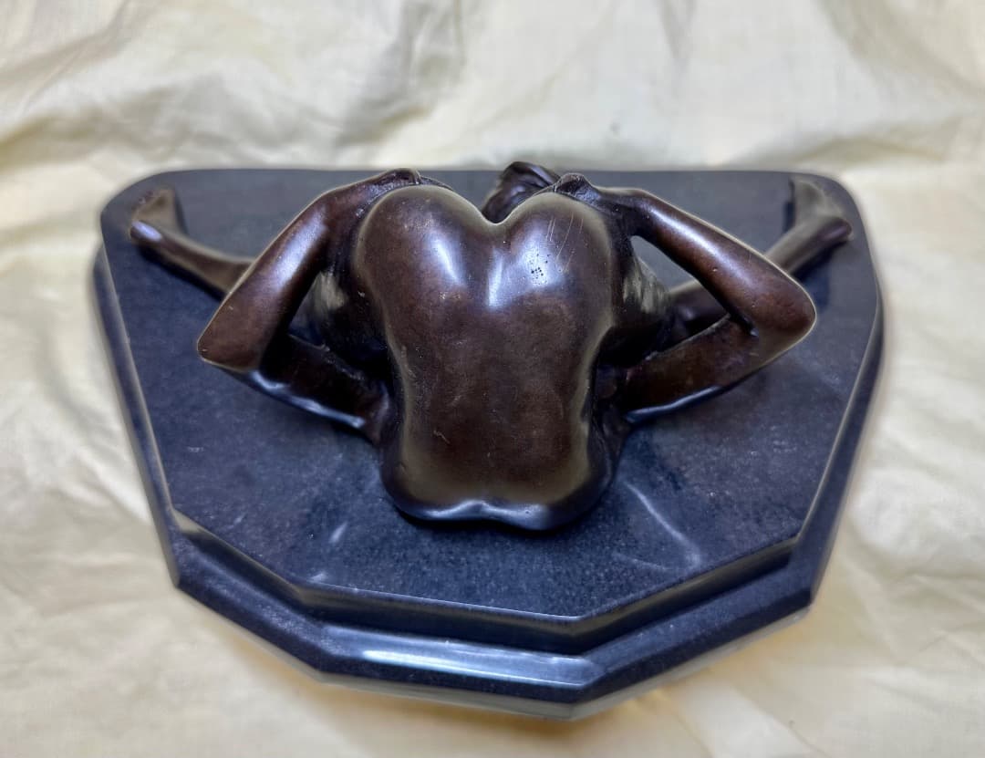 人気ブロンズ像・Nino Oliviono名作「セクシー裸婦」大理石台座