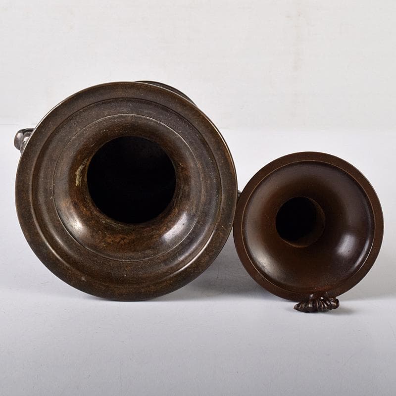 仏教美術　金工師　中尾宗貞制造　古銅　盛上彫　人物刻　花立　仏具　V　R8422